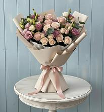 Букет цветов из:  Розы и Лизиантусы в Трехгорку