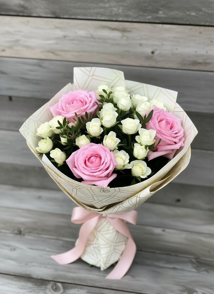 Букет цветов из: Розы в Трехгорку
