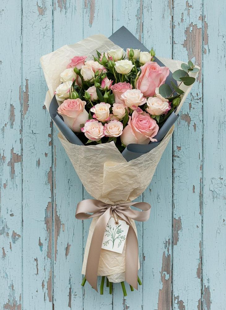 Букет цветов из: Розы в Трехгорку