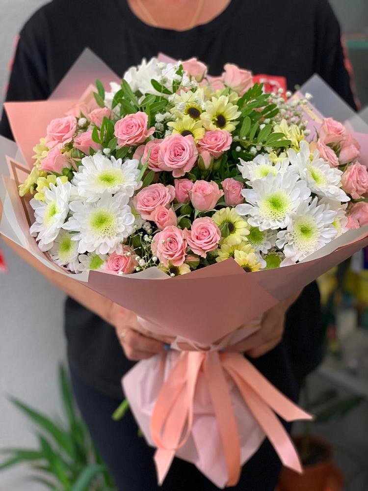 Букет цветов из: Розы и Хризантемы в Трехгорку