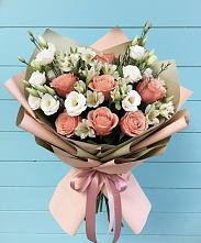 Букет цветов из:  Розы, Альстромерии и Лизиантусы в Трехгорку