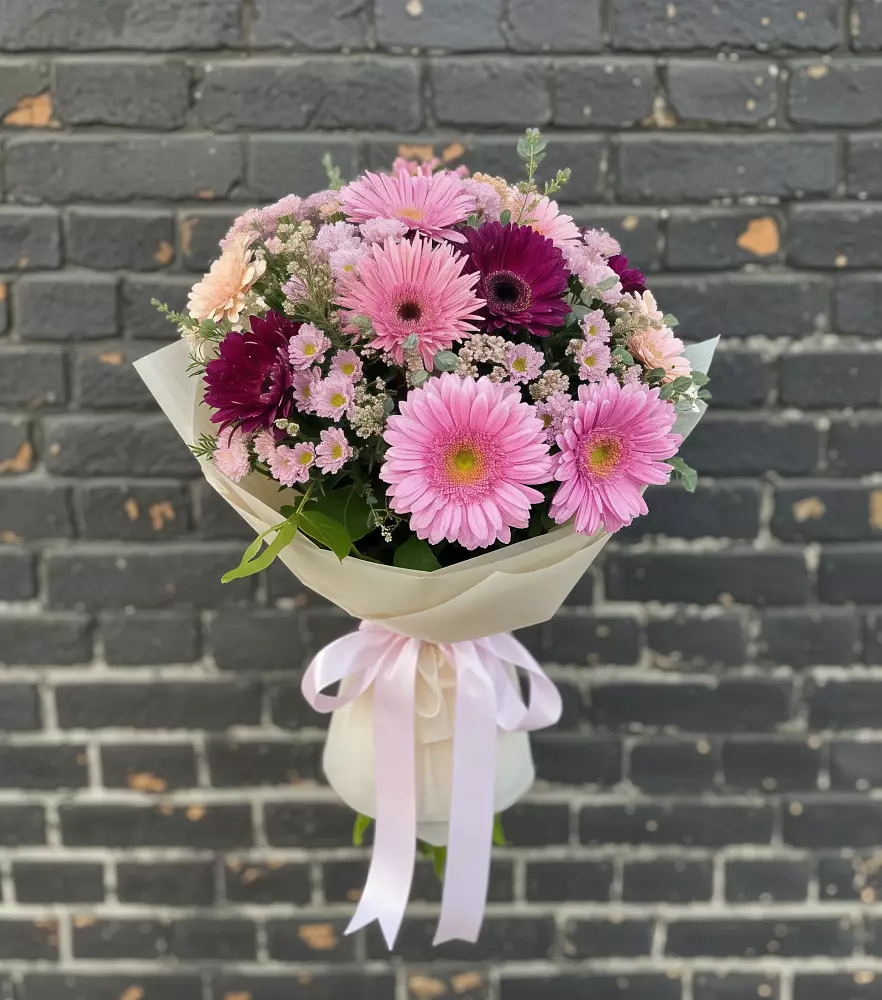 Букет цветов из: Герберы и Хризантемы в Трехгорку