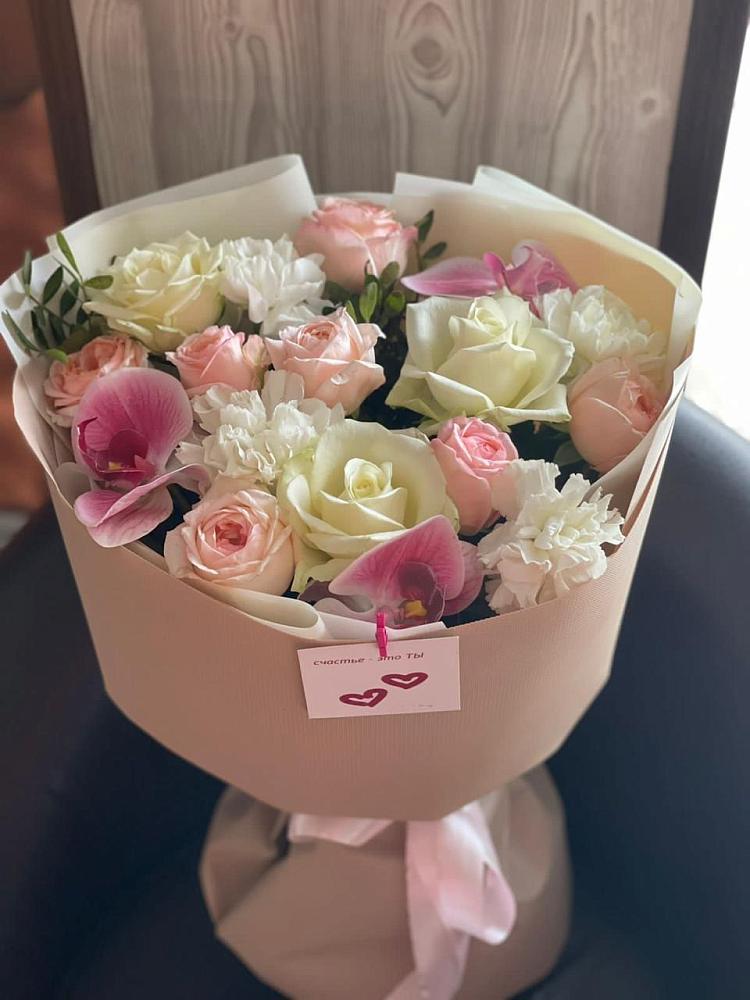 Букет цветов из: Орхидеи, Розы и Гвоздики в Трехгорку