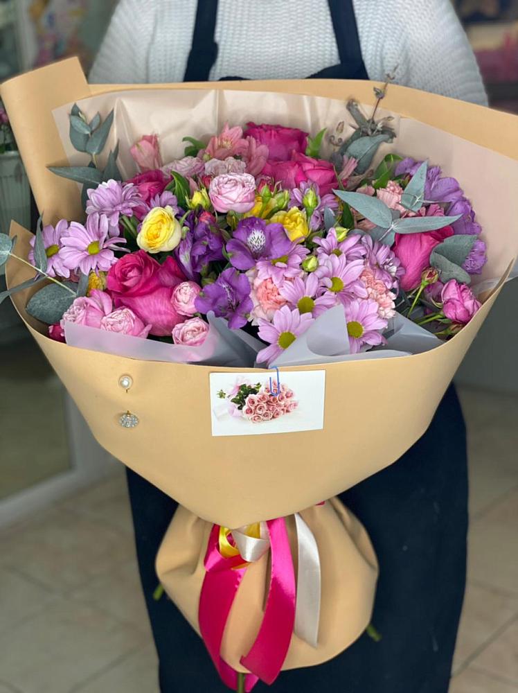 Букет цветов из: Хризантемы, Гвоздики и Альстромерии в Трехгорку