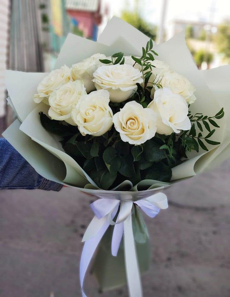 Букет Белые розы Проуд в Трехгорку