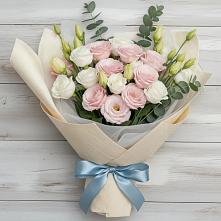 Букет цветов из:  Лизиантусы в Трехгорку