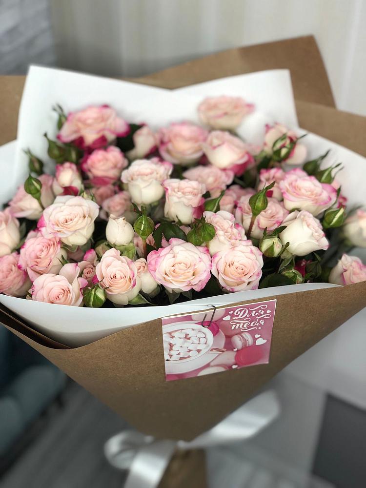 Букет цветов из: Розы в Трехгорку