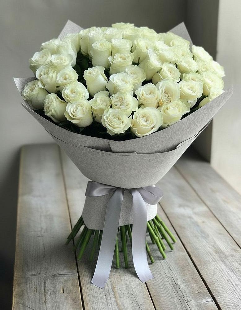Букет 35 Белых роз в Трехгорку