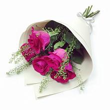 Букет цветов из:  Розы в Трехгорку