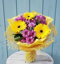 Букет цветов из:  Хризантемы и Герберы в Трехгорку