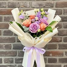 Букет цветов из:  Лизиантусы и Розы #REPLACE_PRED# Трехгорку