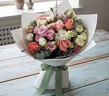 Букет цветов из:  Розы, Лизиантусы и Гвоздики в Трехгорку