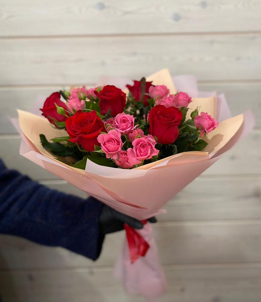 Букет цветов из: Розы в Трехгорку
