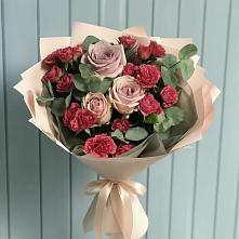 Букет цветов из:  Гвоздики и Розы в Трехгорку