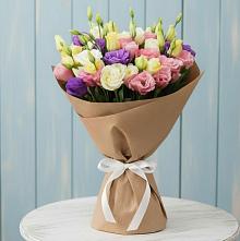 Букет цветов из:  Лизиантусы в Трехгорку