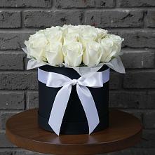 Цветочная композиция из Розы в шляпной коробке в Трехгорку