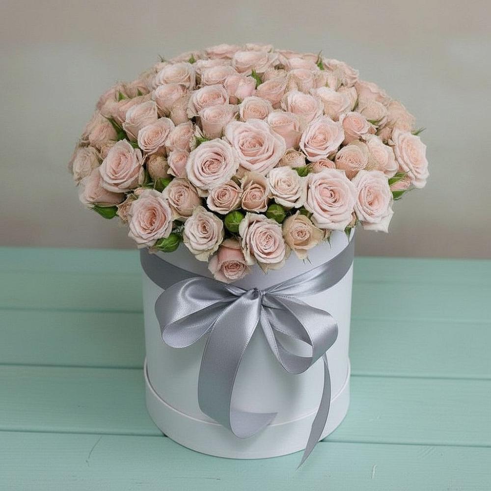 Цветочная композиция из Розы в шляпной коробке в Трехгорку